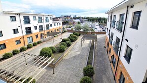 Unclassified image, 5 of 10, button - 1 Bed Flat - Sleeps 4 - Pets - Parking - Wifi (Grays)