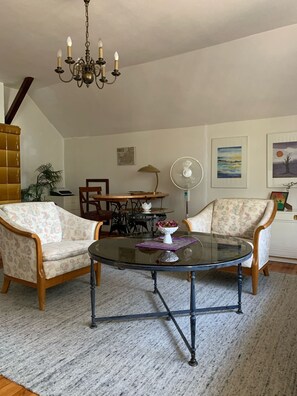 Interior - Posh Residence with the charm of an nice eco home and with the painting Gallery (Szczytno)