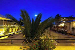 Property grounds - Architect-designed Riad close to the Secret Garden, for rent as a whole with private pool (Marrakech)