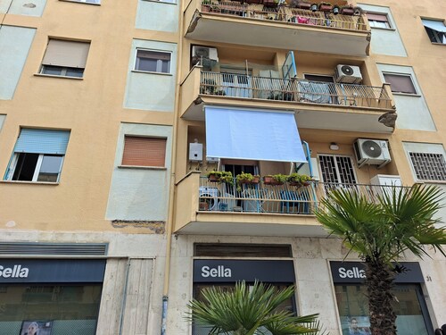 Charming 2-bedroom apartment, kitchen, 2 bathrooms, WiFi, AC, in Lido di Ostia