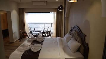Deluxe Suite | Free WiFi, bed sheets