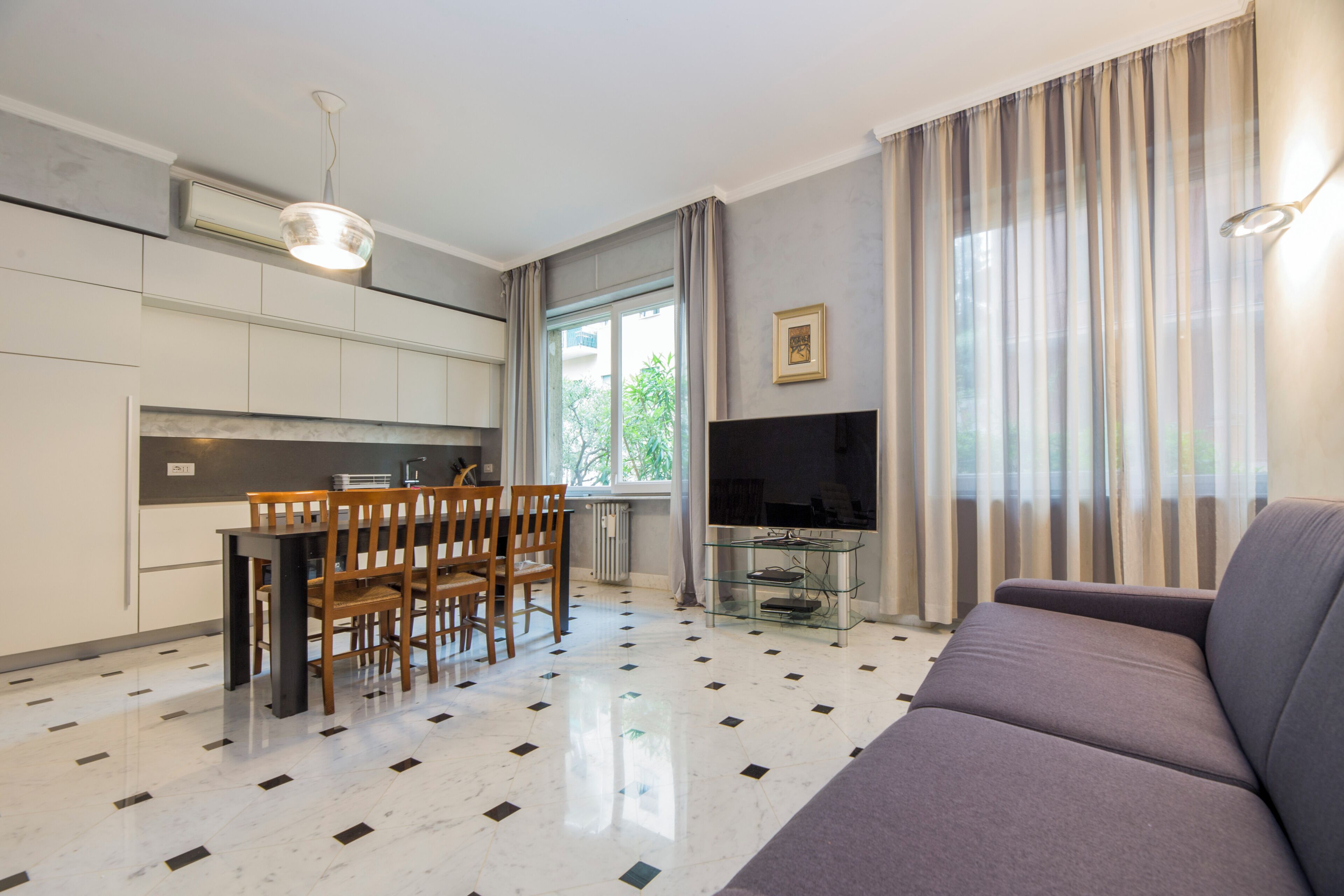 Apartment, 2 Bedrooms, Balcony, Courtyard View | Living area