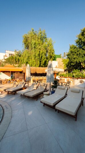 Seasonal outdoor pool - Taga Hotel (Bitez)