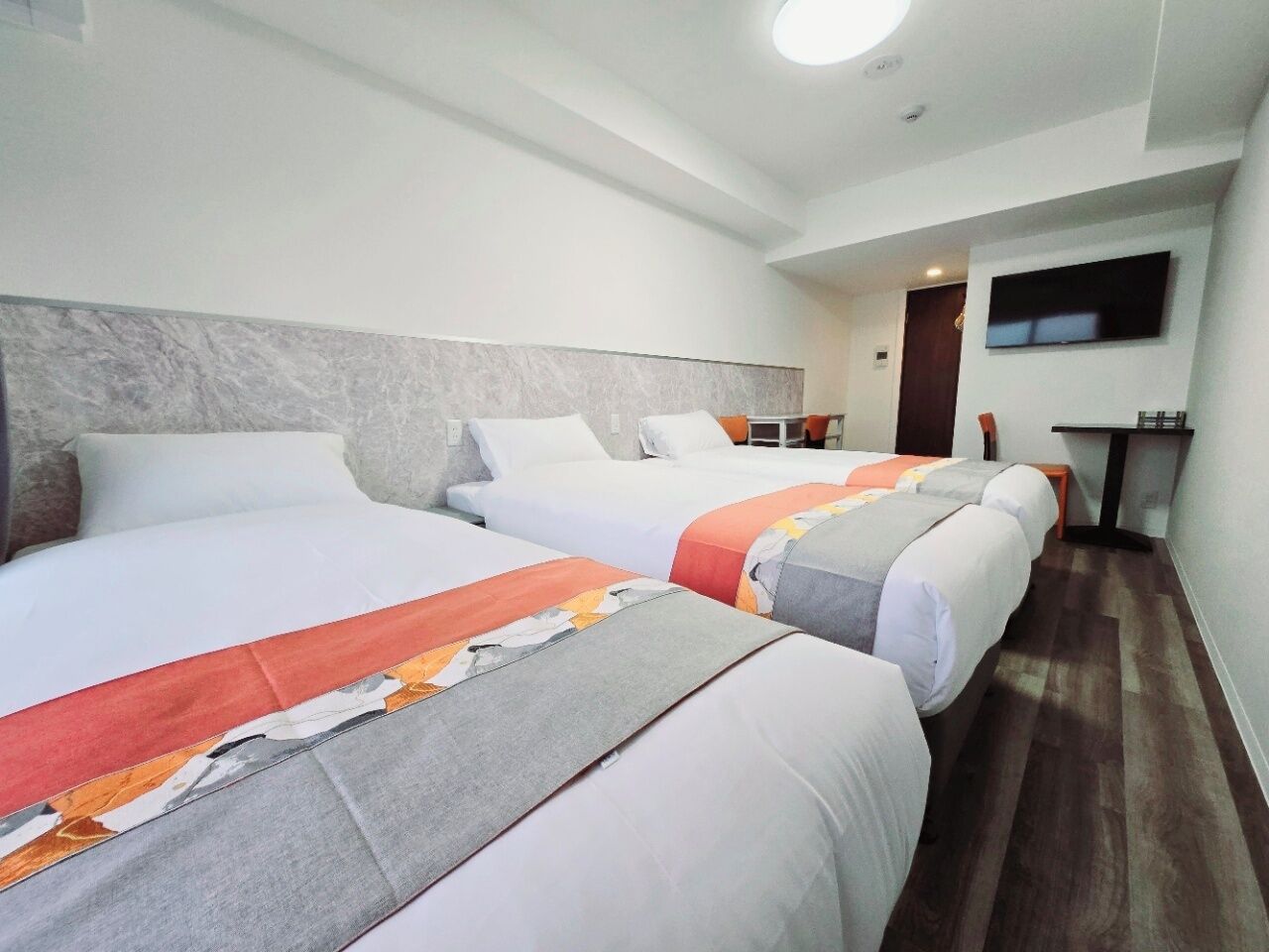 Phòng 3 | Bàn, truy cập Internet không dây miễn phí 