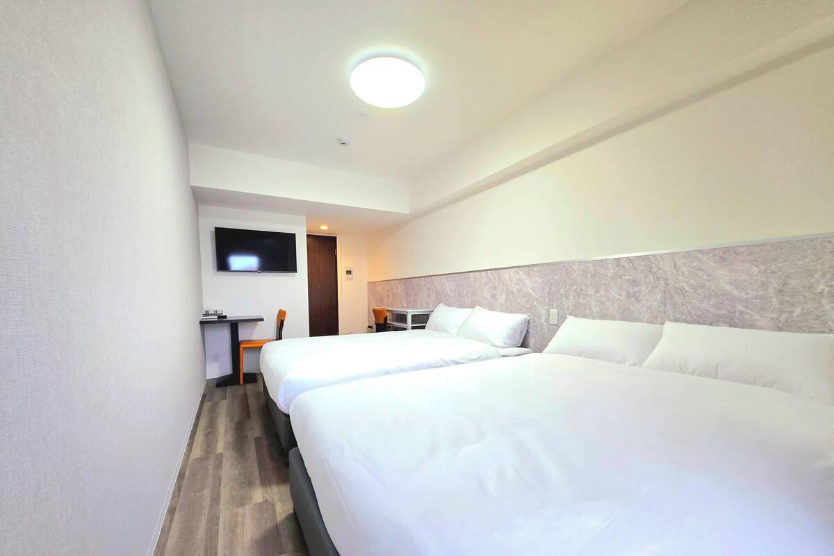 Vierbettzimmer | Schreibtisch, kostenloses WLAN