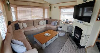 Golden Sands Towyn Seaside Caravan - Sleeps 6