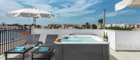 Baignoire à remous extérieure