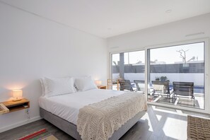 3 bedrooms, desk, iron/ironing board, travel cot