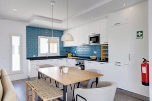 Fridge, microwave, oven, stovetop