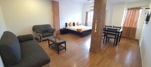 Habitación Premium | Escritorio y wifi gratis