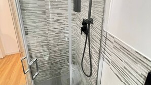 House, 1 Bedroom | Bathroom - Basilica San Giovanni Appia Antica At a Friend's House (Rome)