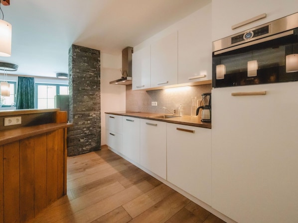 Oven, dishwasher