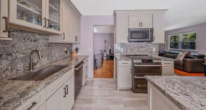 Spacious 3BR Modern Family Retreat Near Oheka Castle and Huntington Village
