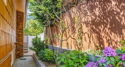 Charming 3-bedroom modern family retreat!