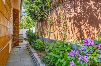 Charming 3-bedroom modern family retreat!