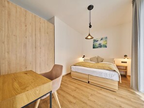 2 bedrooms, travel crib, free WiFi, bed sheets