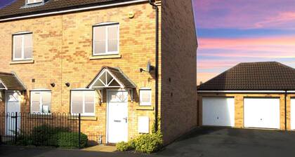 Groups Family 3BR House Emperor