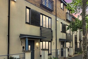 House | 4 bedrooms, Internet