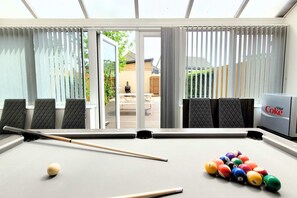 4 bedrooms, Internet - Last Minute Deals 4BR House of Four Chimneys (Peterborough)