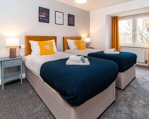 House | 4 bedrooms, Internet - 4BR Westlake Accommodation (Peterborough)