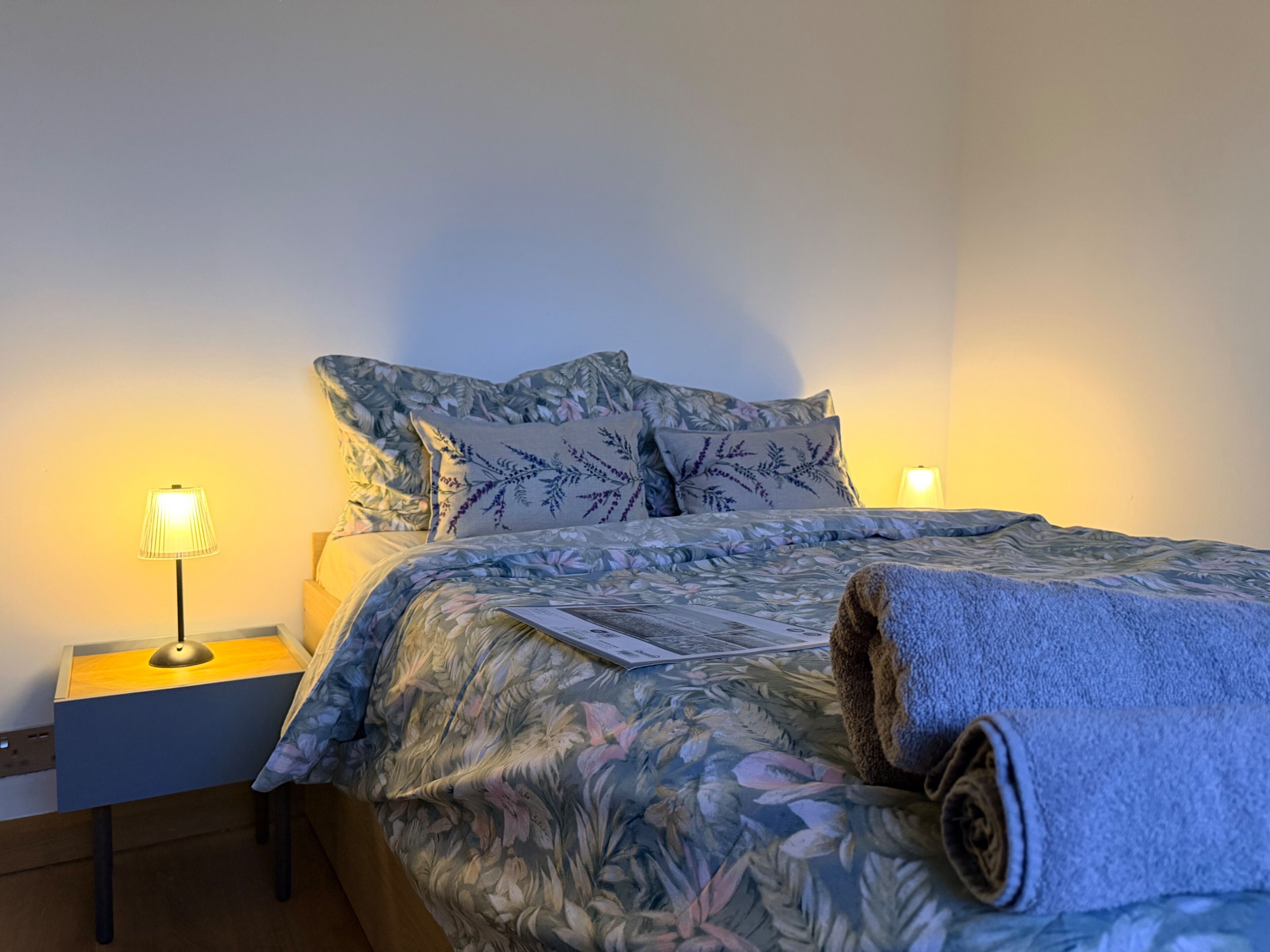 4 kamar tidur, Wi-Fi gratis, dan seprai linen