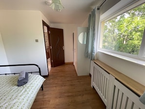 3 bedrooms, free WiFi, bed sheets