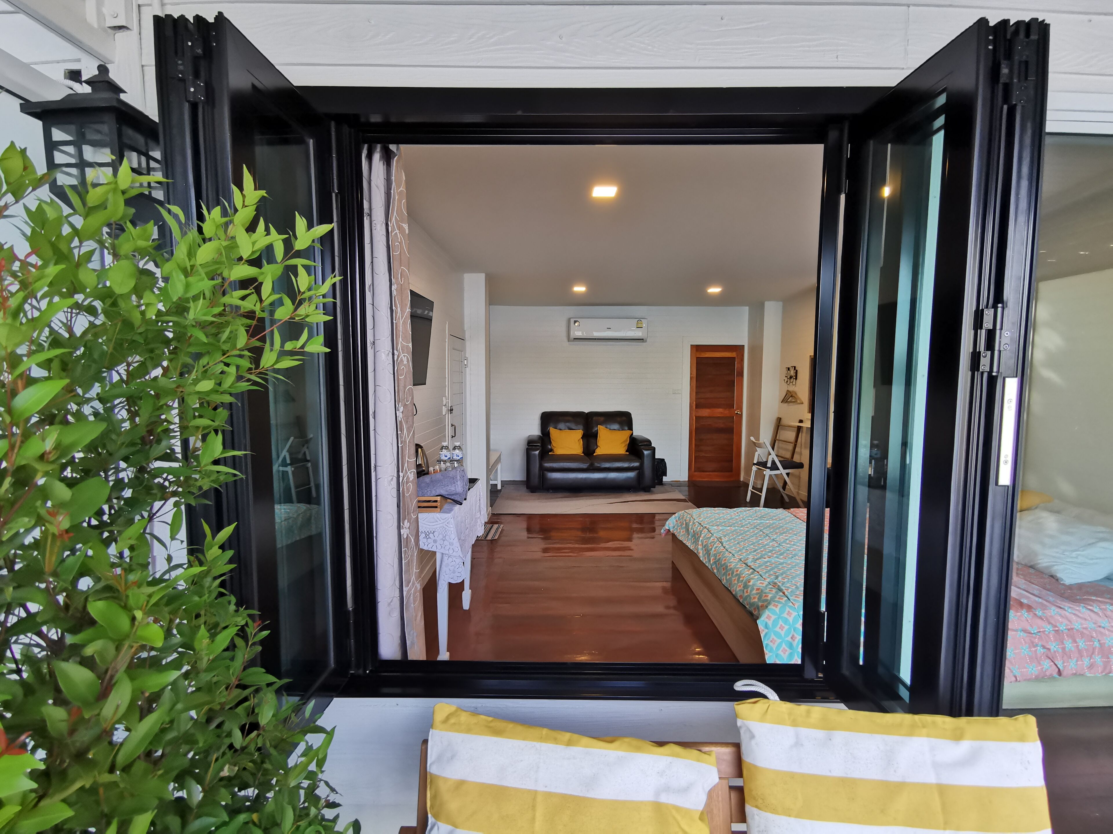 Standard Suite, River View | Room amenity