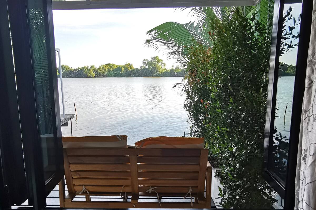 Standard Suite, River View | Room amenity