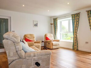 Living area - Folly View (Redruth)