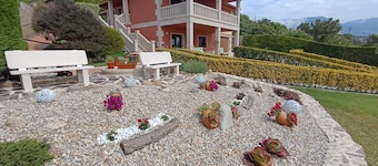 OASIS INN PEDORNES.A retreat between sea & mountains on Galicia’s Atlantic coast
