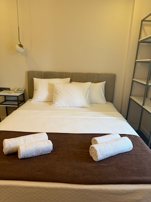 Economy Room | Soundproofing, free WiFi, bed sheets