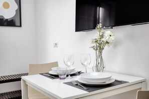 Comfort Apartment, City View - Elegant Studios near Station (Milan)