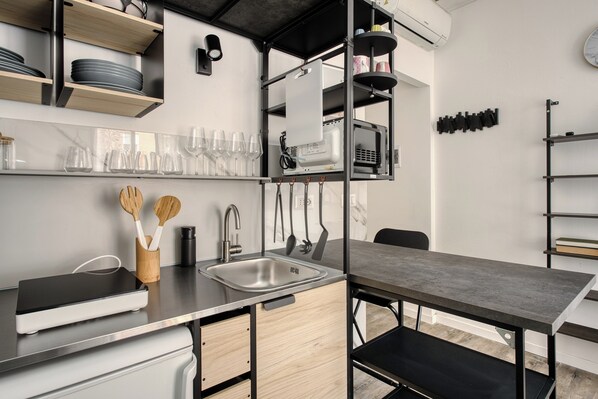 Apartment, 2 Schlafzimmer, 2 Bäder | Eigene Küche | Kühlschrank, Mikrowelle, Herdplatte, Wasserkocher mit Kaffee-/Teezubehör