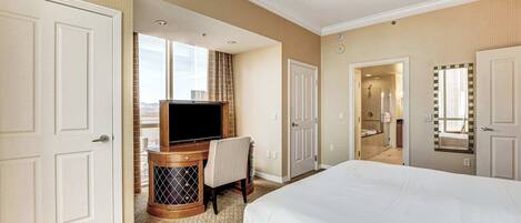 Desk, iron/ironing board, WiFi, bed sheets