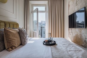 Superior-Apartment, Stadtblick | Bügeleisen/Bügelbrett, kostenloses WLAN