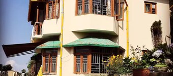 Majestic Cottage with WiFi in Bhimtal