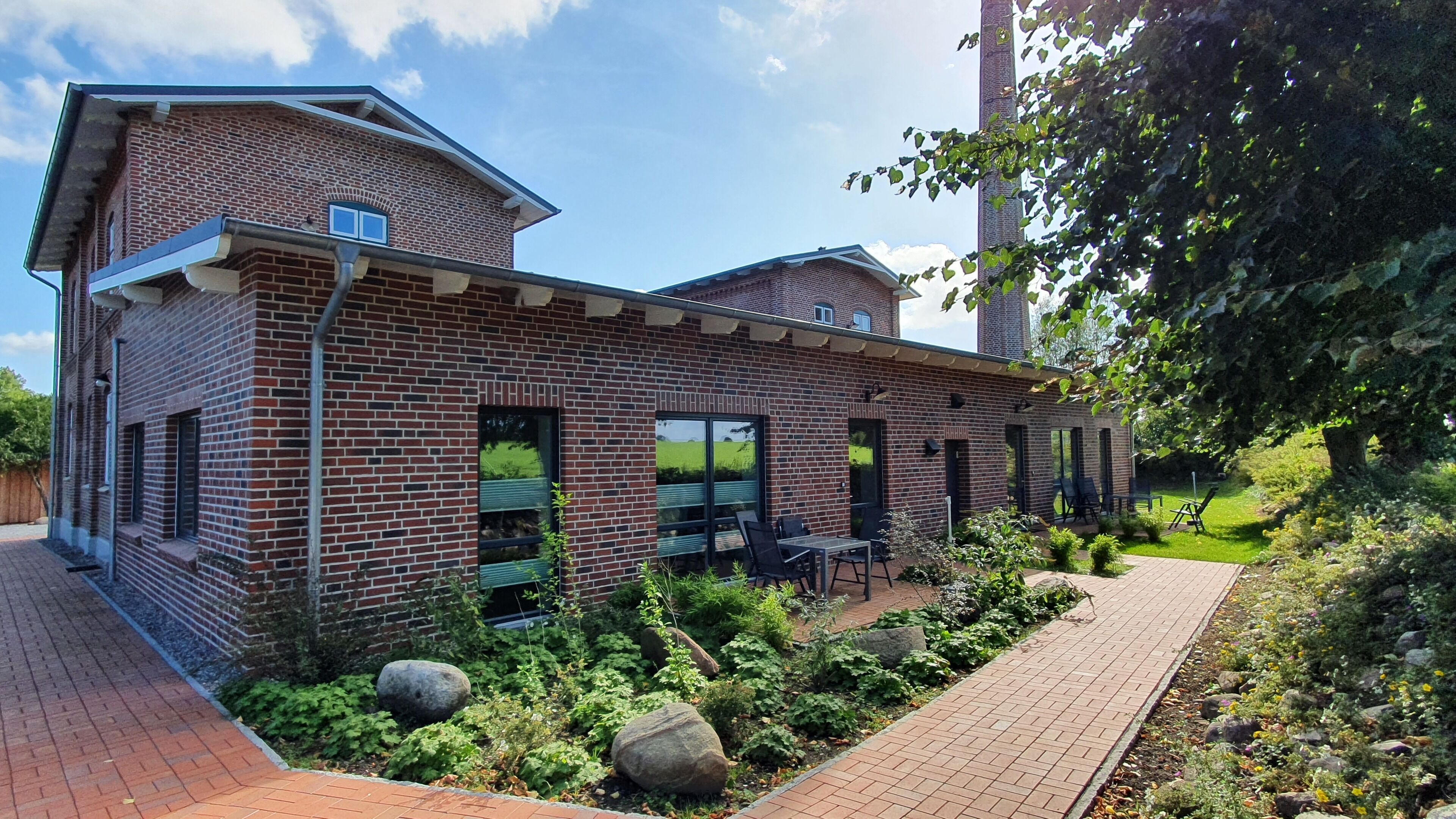 المنشأة من الخارج