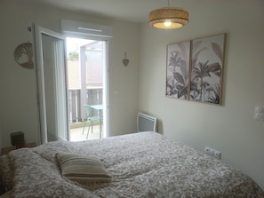 1 chambre, fer et planche à repasser, Wi-Fi, draps fournis
