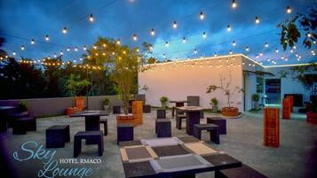 TV a schermo piatto 32 pollici con canali via cavo