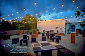 Télévision à écran plat de 32 pouces avec chaînes par câble