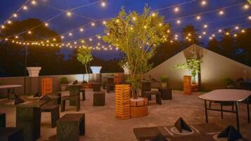 ทีวีจอแบน 32 นิ้ว พร้อมช่องเคเบิล