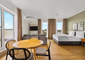 Decoración personalizada, muebles diferentes y escritorio 