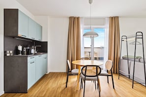 Comfort-Suite, 1 Queen-Bett und Schlafsofa, Balkon | Eigene Küche | Espressomaschine, Wasserkocher