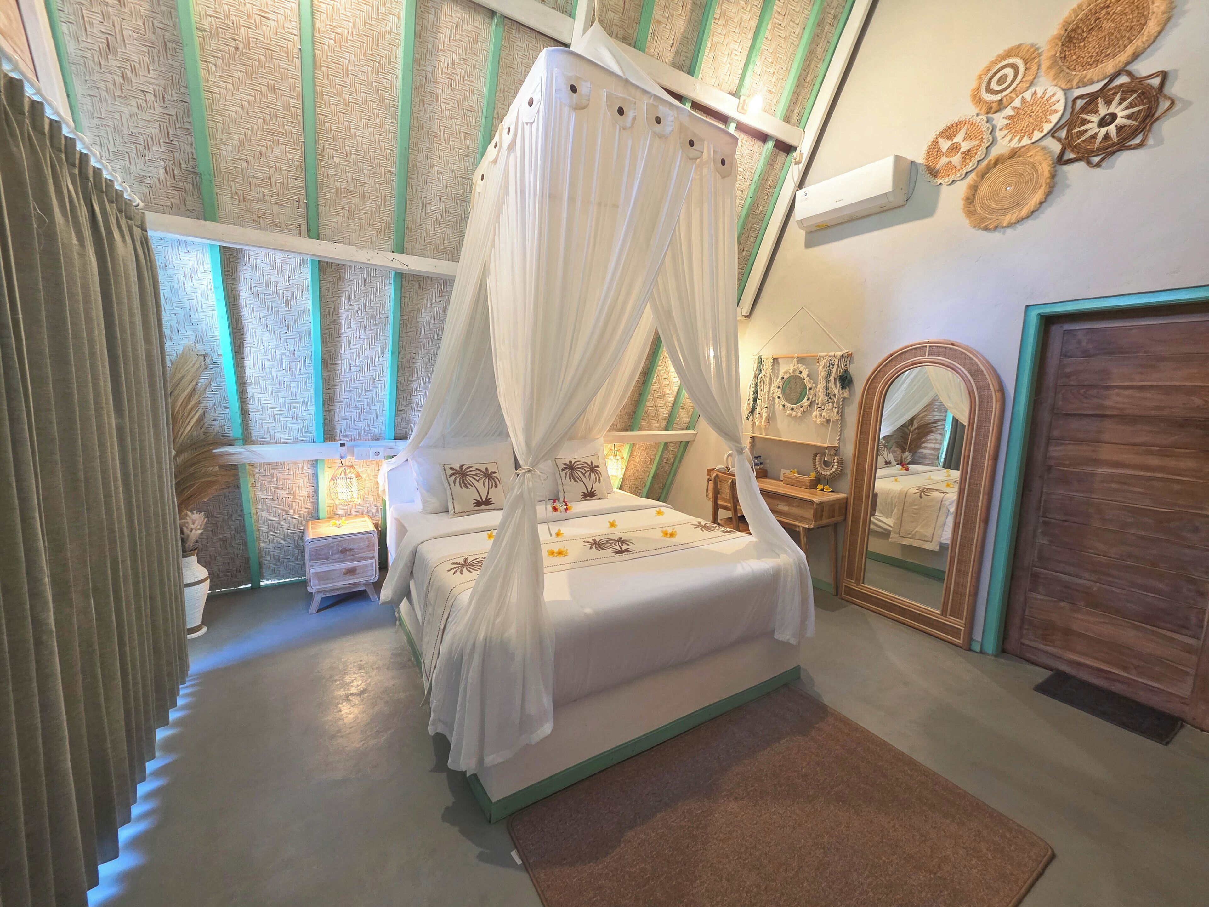 House, Private Bathroom