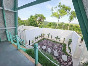 บ้านพัก, ห้องน้ำส่วนตัว | ลานระเบียง/นอกชาน