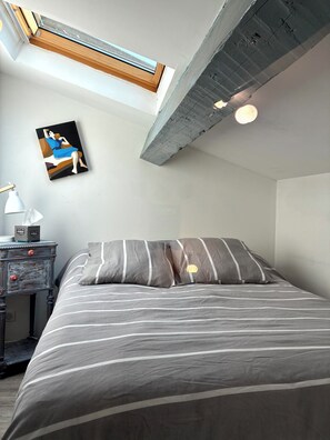 2 bedrooms, desk, iron/ironing board, free WiFi