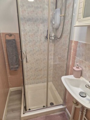 Appartement, 1 chambre, balcon, vue sur la ville | Salle de bain