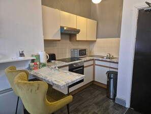 Appartement, 1 chambre, balcon, vue sur la ville | Intérieur