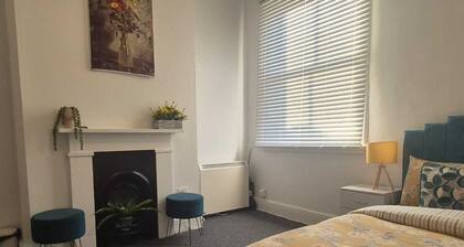 Unique City one Bedroom Apartment in the City of Wolverhampton