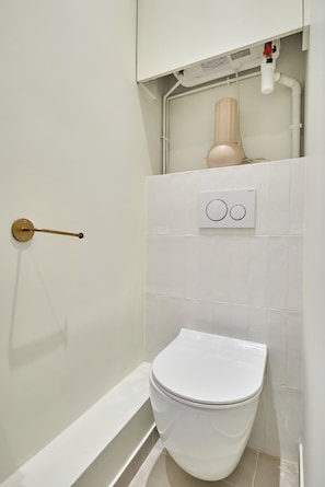 Dusche, Haartrockner, Shampoo